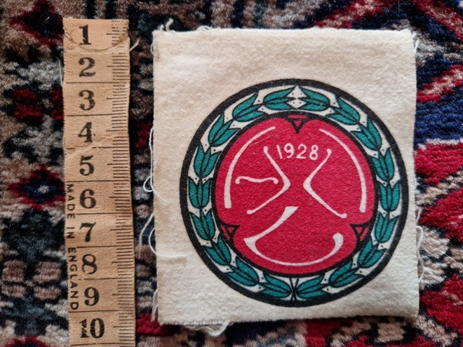 Vintage kangasmerkki . Tuntematon