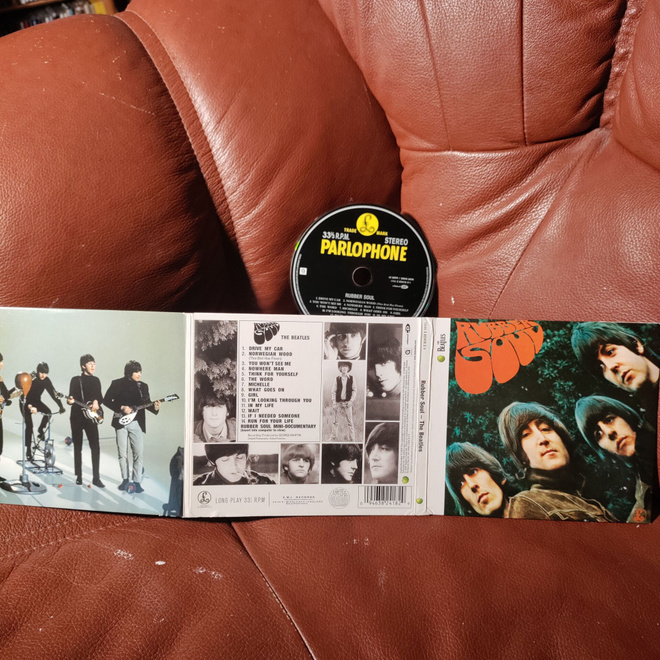 THE BEATLES-rubber soul CD.