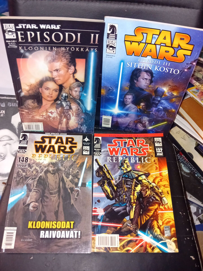 4 kpl Star Wars sarjakuvalehtiä  ( SIS POSTIKULU )