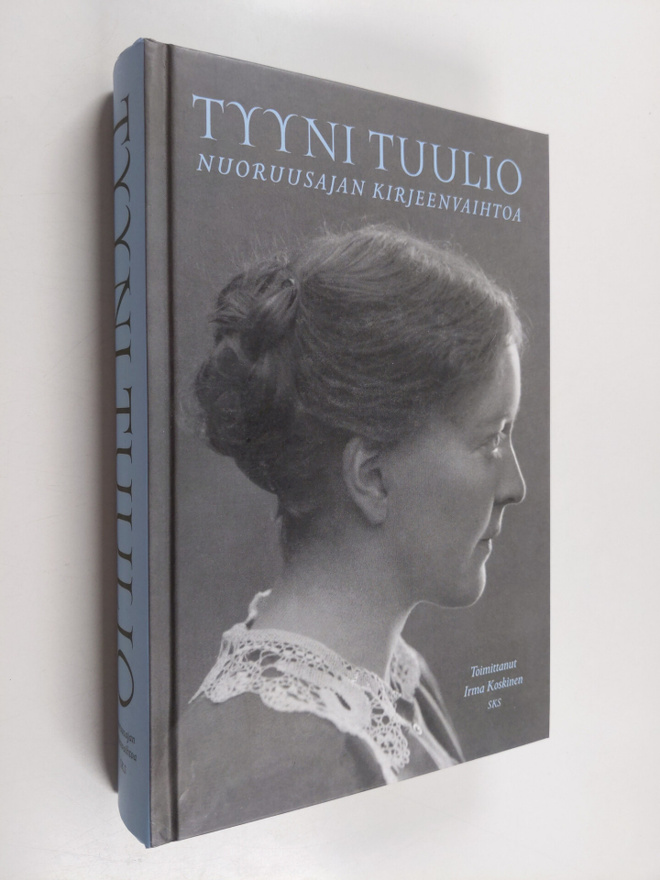 Tyyni Tuulio : Nuoruusajan kirjeenvaihtoa