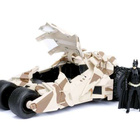 BATMAN 2008 DARK KNIGHT BATMOBILE (CAMO) + BATMAN	(60 331)	1 - pikkukuva 2