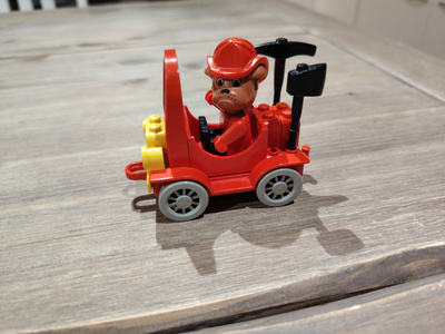 LEGO FABULAND 3797 FIRE CHIEF BARTY BULLDOG
