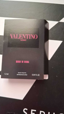 Hajuvesinäyte Valentino Born in Roma miehille