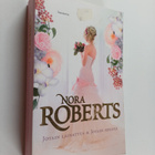 Nora Roberts : Jotain lainattua ; Jotain sinistä (yhteisn... - pikkukuva 1