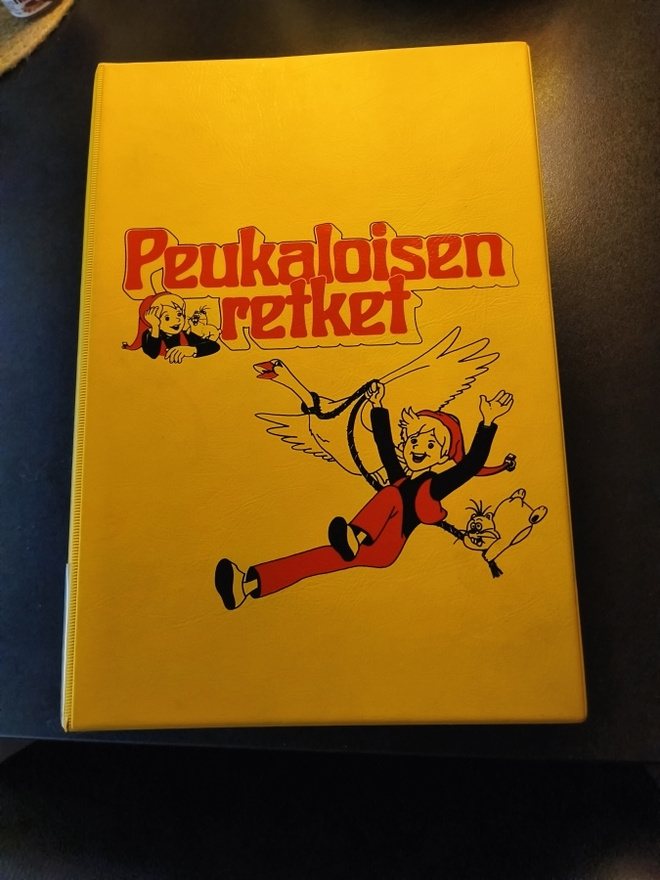Peukaloisen retket lehdet + kansio 1985