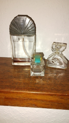 PARFYYMI PULLO  Karl Lagerfeld
