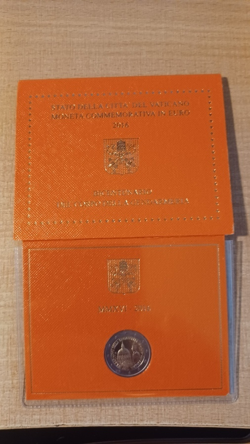 2€ 2016/1 Vatikaani "Santarmit 200v".  UNC Kortissa