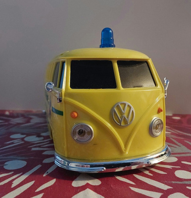 Custom Volkswagen Van ambulanssi 1/24