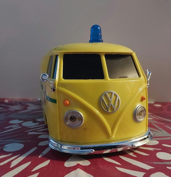Custom Volkswagen Van ambulanssi 1/24