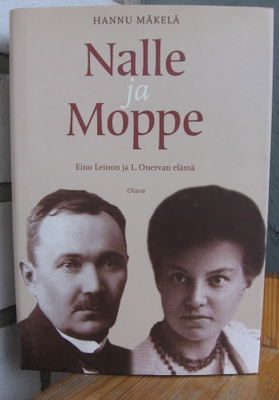 Hannu Mäkelä: Nalle ja Moppe, Otava 2003. 2p. 647 s.