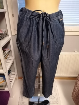 Housut koko 44 Esmara