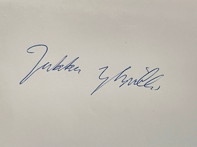 Jukka Ylipulli nimikirjoitus paperilla