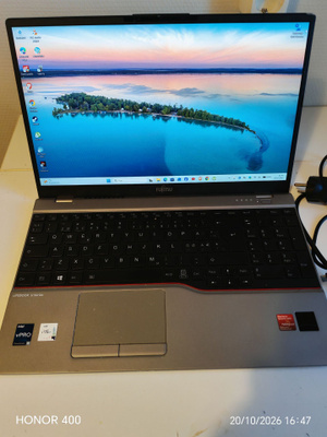 Fujitsu LifeBook U7512