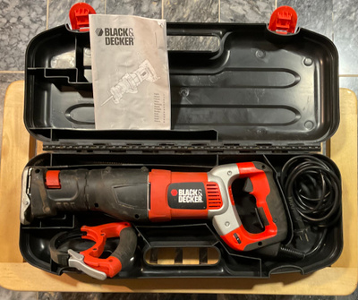 Black & Decker raivaussaha