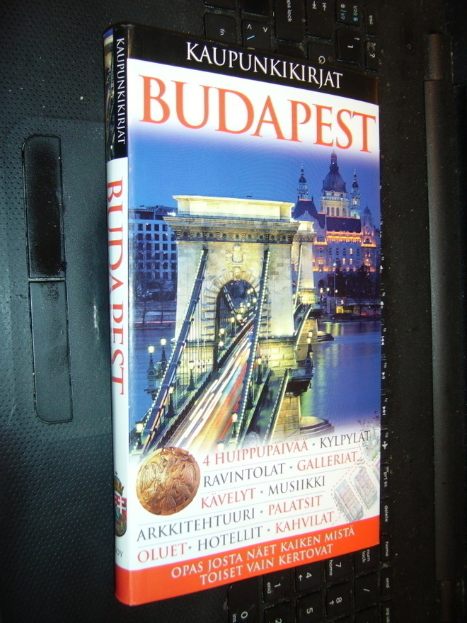 Kaupunkikirjat BUDAPEST  ( 1 p. 2010 ) sis. postikulut