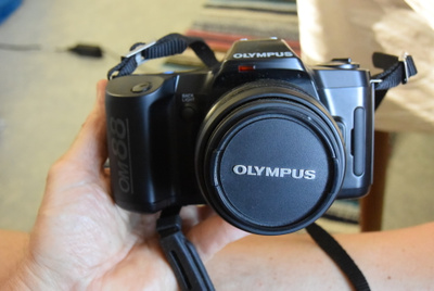 Olympus OM88 filmikamera musta