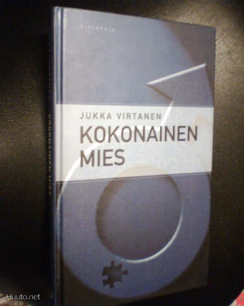 Jukka Virtanen KOKONAINEN MIES (1 p. 2004) Sis.pk:t