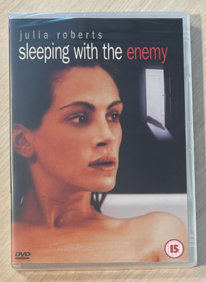 Vihollinen vuoteessani (1991) Julia Roberts (UUSI)