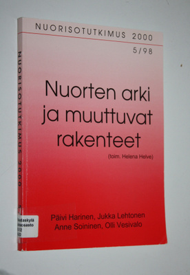 Nuorten arki ja muuttuvat rakenteet