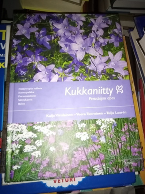 Virolainen : Kukkaniitty perustajan opas ( SIS POSTIKULUT