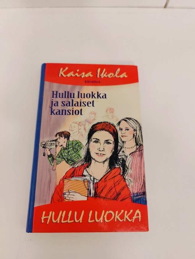 Kaisa Ikola; Hullu luokka ja salaiset kansiot