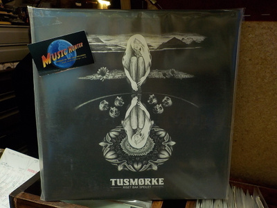 TUSMØRKE - RISET BAK SPEILET UUSI LP
