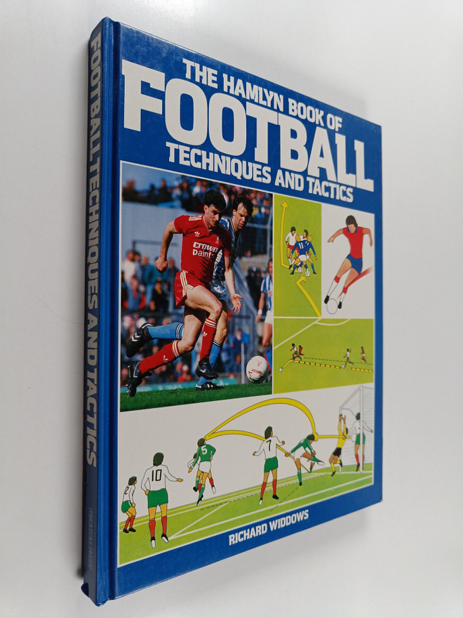 Richard Widdows : The Hamlyn Book of Football Techniques ...