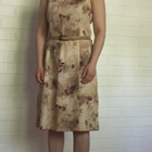 Voglia beige mekko tummanpunaisilla ruusuilla koko 36 - pikkukuva 2