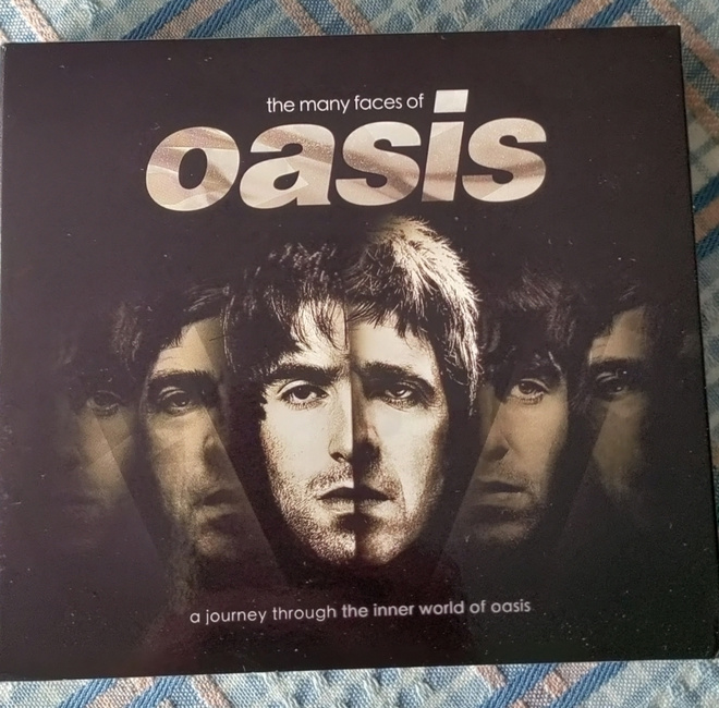 The many faces of Oasis (Liam Gallagher/Noel Gallagher)