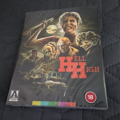 Hell High slipcase Blu-ray **muoveissa**