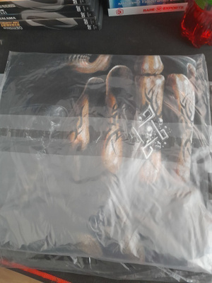 Spiral Bone Finger Tank-Top UUSI