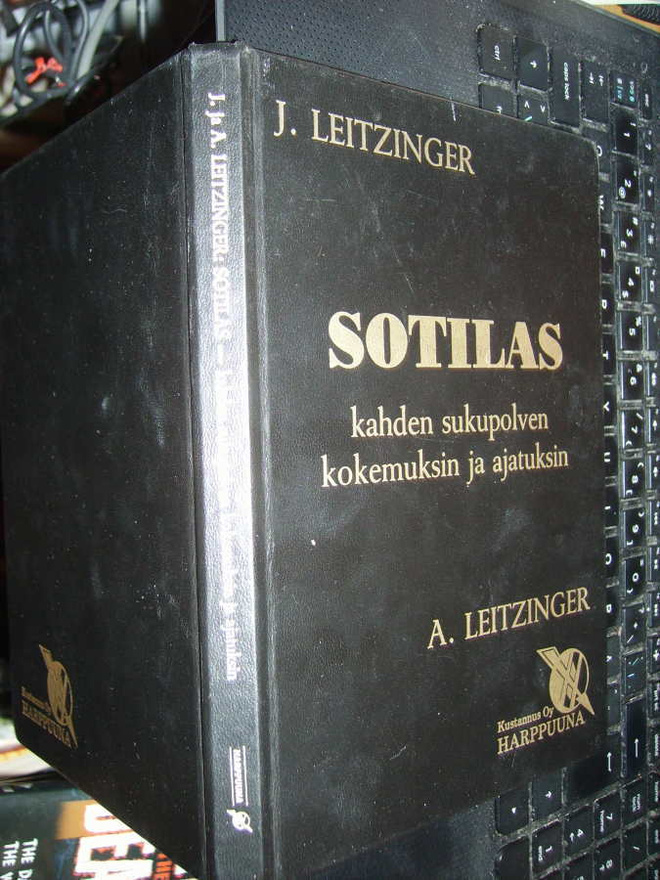 LEITZINGER : SOTILAS ( 1 p. 1986 ) sis. postikulun
