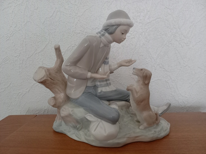 Lladro, Oppitunti koiralle, porsliini figuuri
