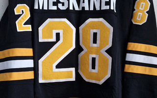 ILVES game worn pelipaita VILLE MESKANEN