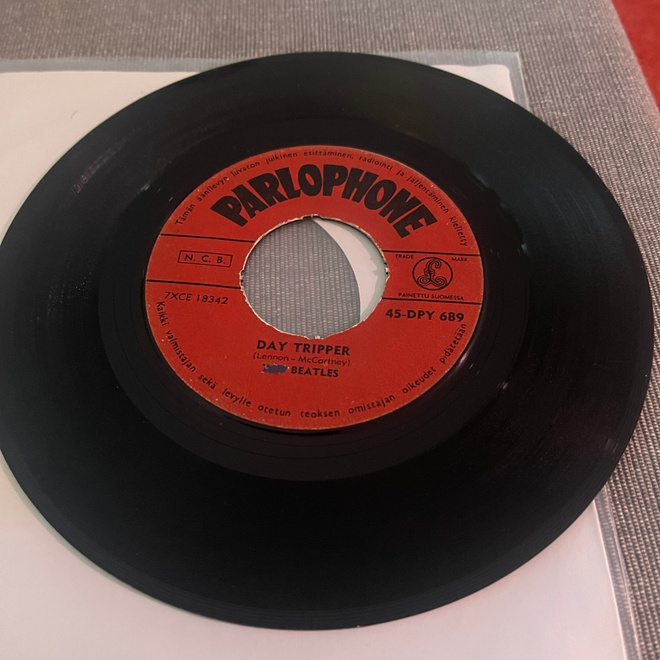 THE BEATLES: Day Tripper * We Can Work It Out * FIN 1965