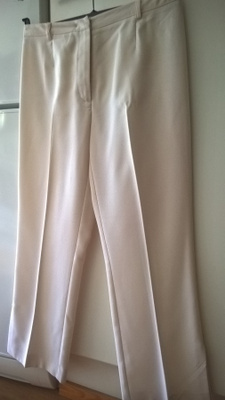 Valkoiset Caprit / Caprihousut / Culotte-housut - koko 36