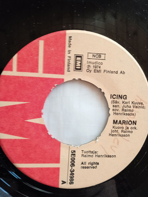 SINGLE- LEVY: KISU / MARION EMI 5E 006- 34986