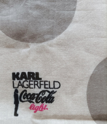KARL LAGERFELDT -huivi (Coca Cola Light)