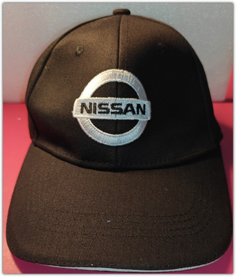 Uusi ja käyttämätön musta Nissan lippalakki #31722