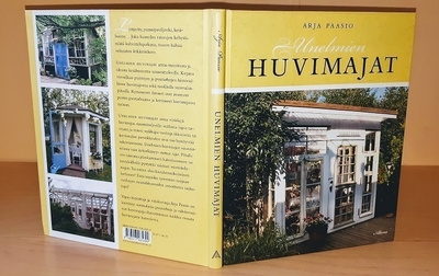 Arja Paasio : Unelmien huvimajat