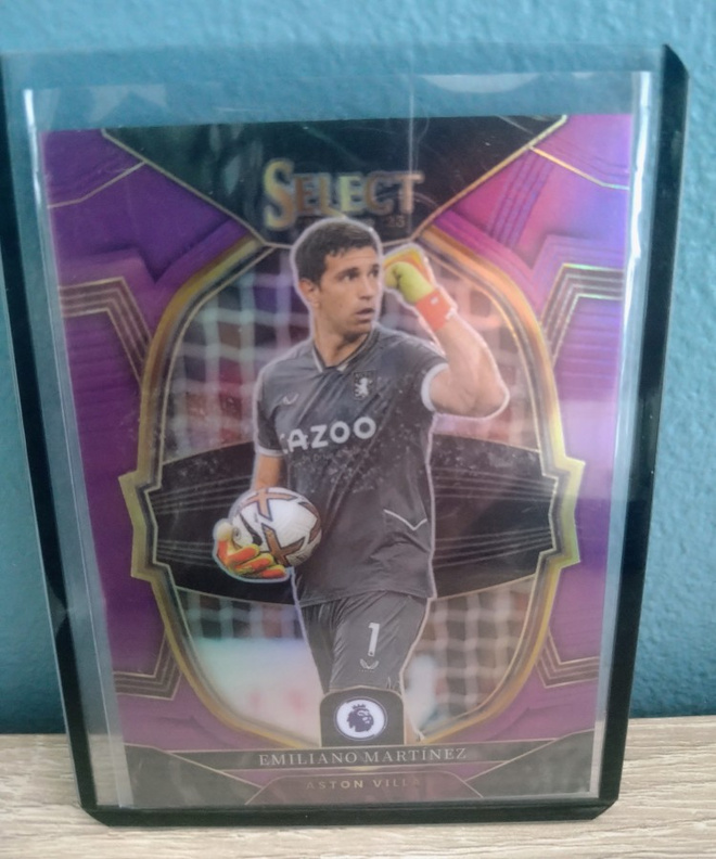 Emiliano Martinez numeroitu 120/135