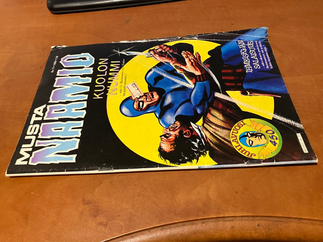 MUSTANAAMIO 17/1986