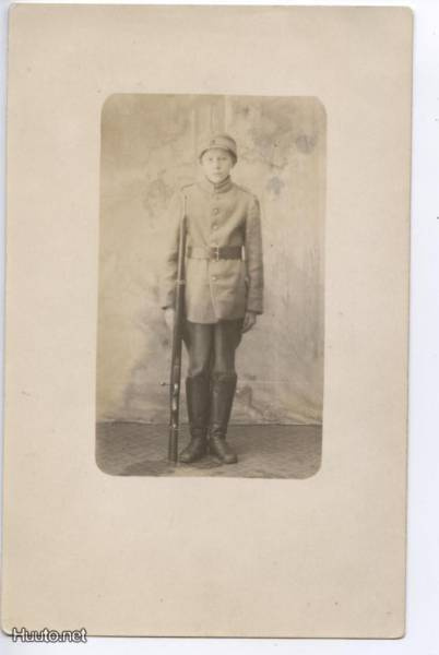 Nuori sotamies, kuvattu 1924
