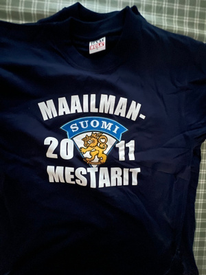 Lätkä Fanipaita 2011