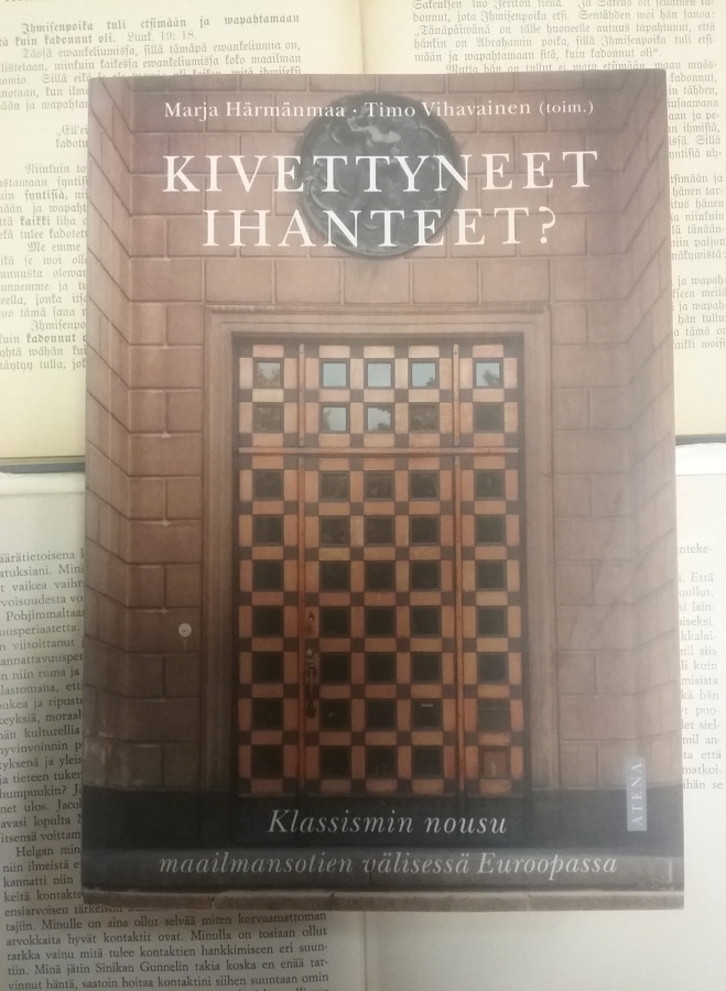 Vihavainen, Härmänmaa - Kivettyneet ihanteet? (nid.)