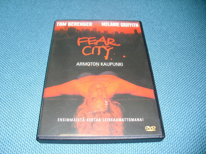 ARMOTON KAUPUNKI (Tom Berenger) K18***