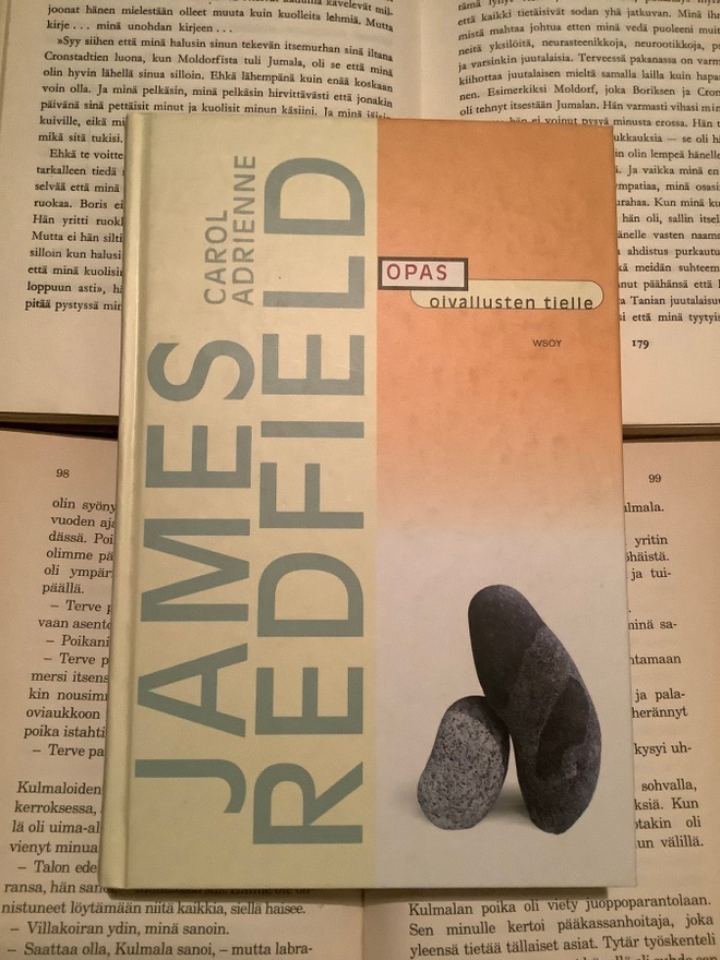 James Redfield - Opas oivallusten tielle (sid.)