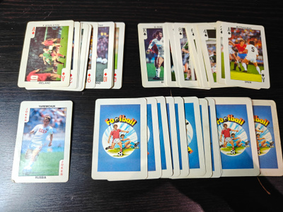 47 erilaista Dandyn Football (EM-1988) -purkkakuvaa