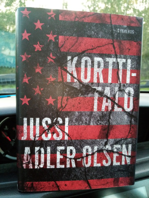 Jussi Adler-Olsen : Korttitalo ( SIS POSTIKULU)