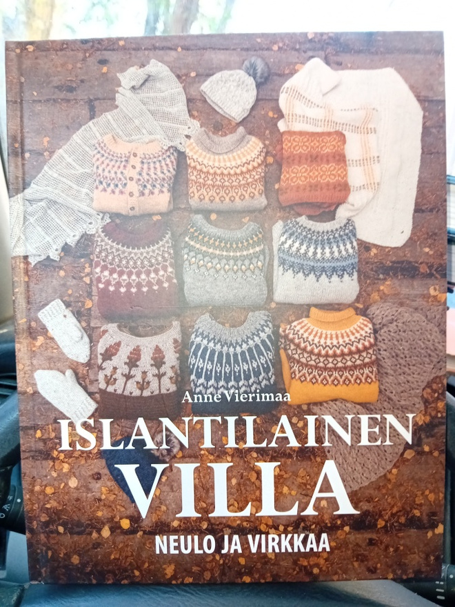 Vierimaa : Islantilainen villa ( SIS POSTIKULU  )